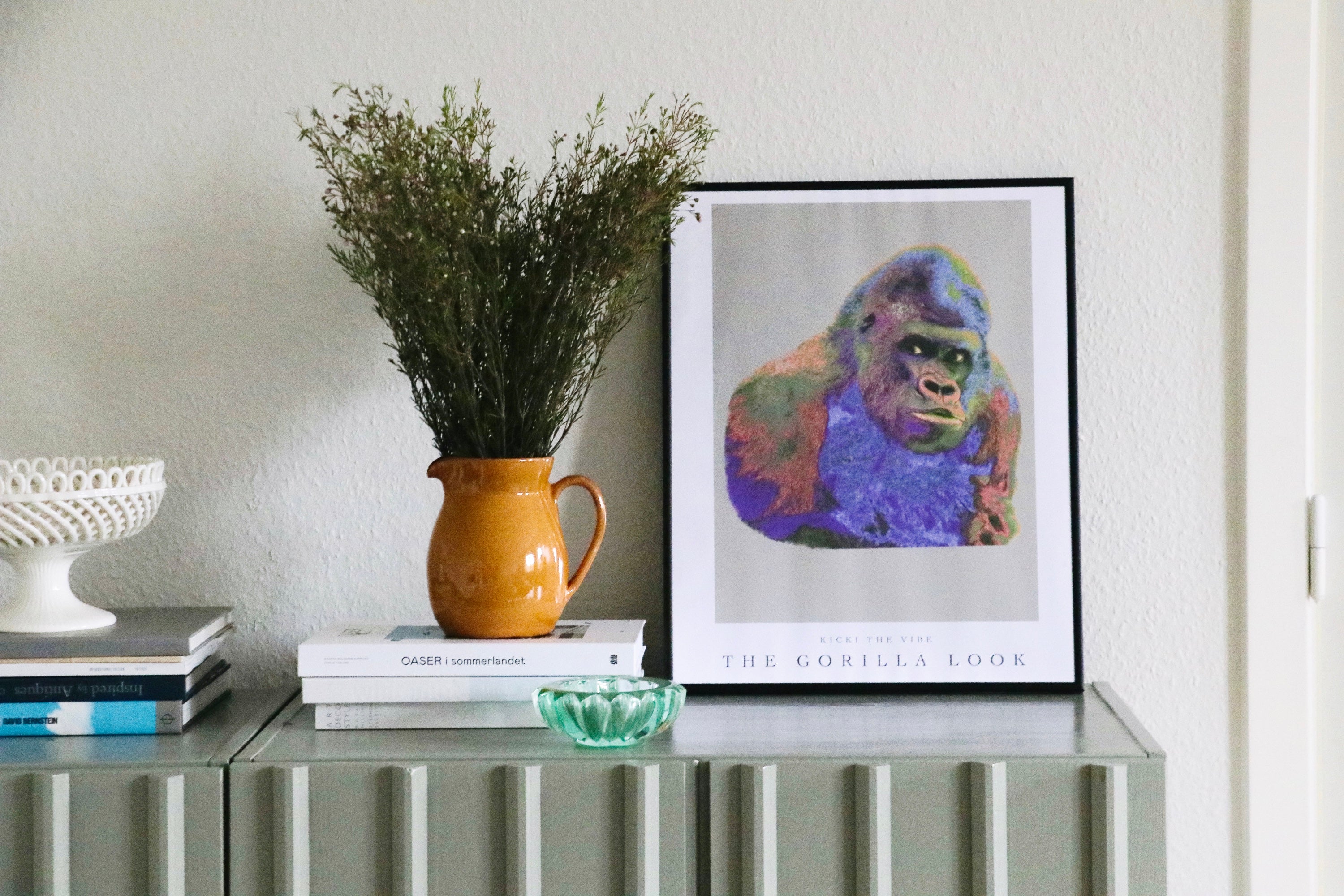 THE GORILLA LOOK